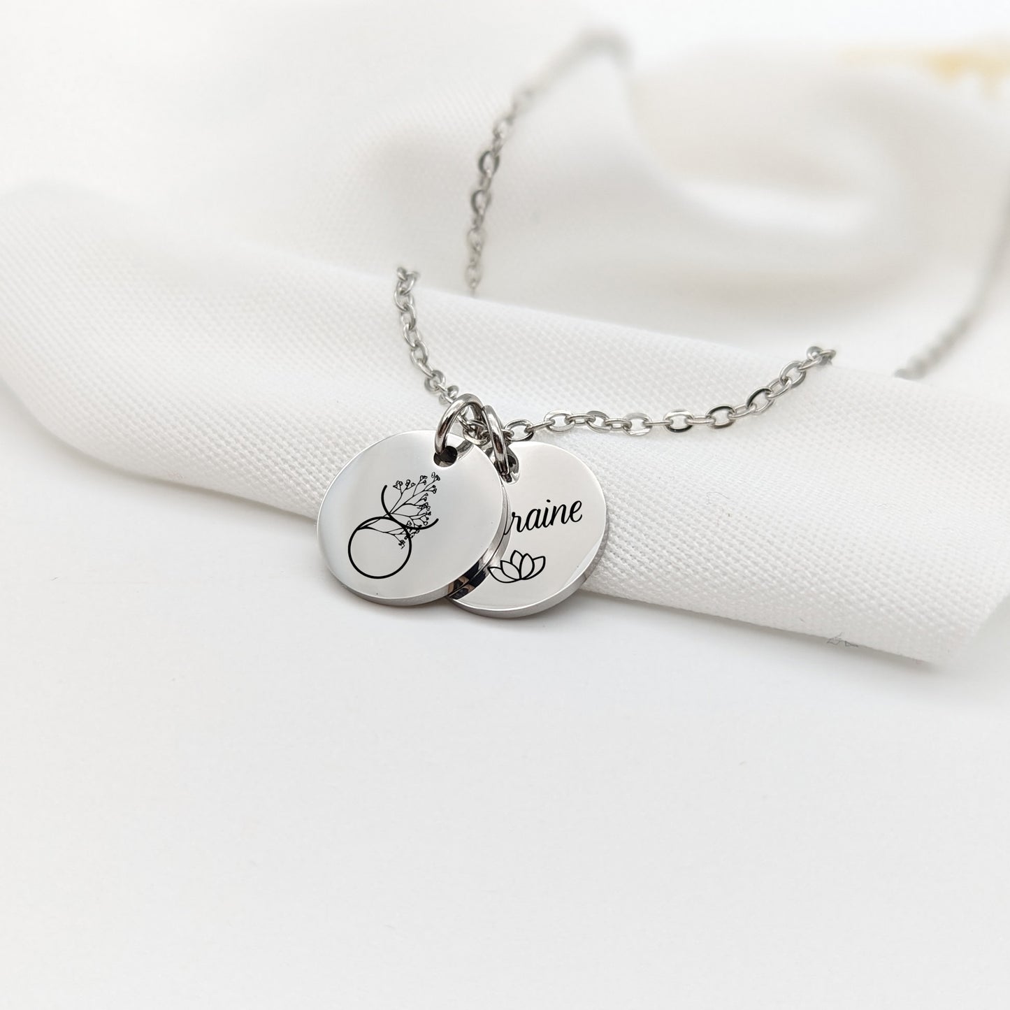 Collier signe du zodiaque et gravure, Collier personnalisé, Bijou maman, Marraine, Cadeau Naissance, Cadeau baptême, Cadeau anniversaire