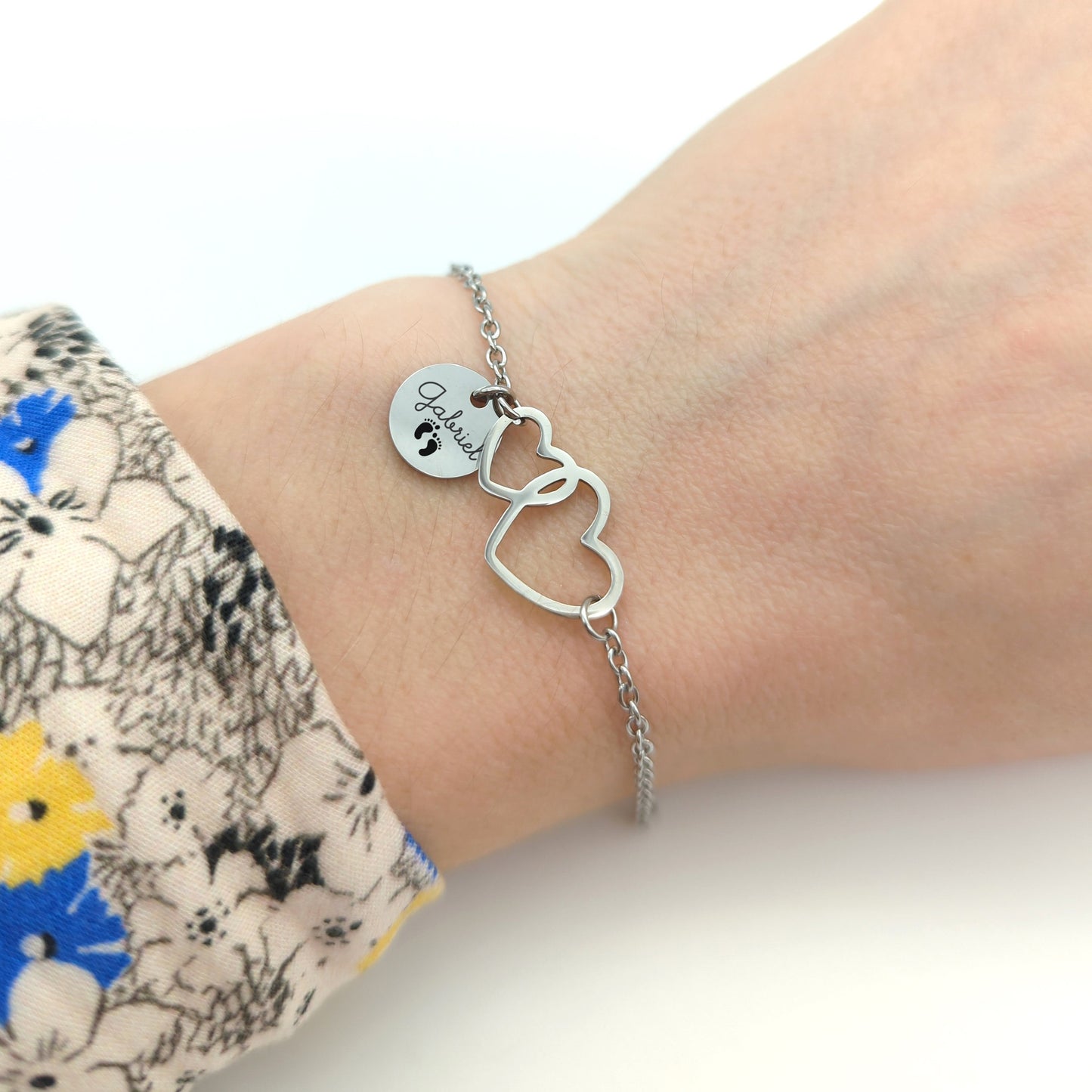 Bracelet Personnalisé avec cœurs et médaille gravée, Bracelet prénom, Bijou Maman, cadeau demoiselle honneur, Cadeau fête des mères,