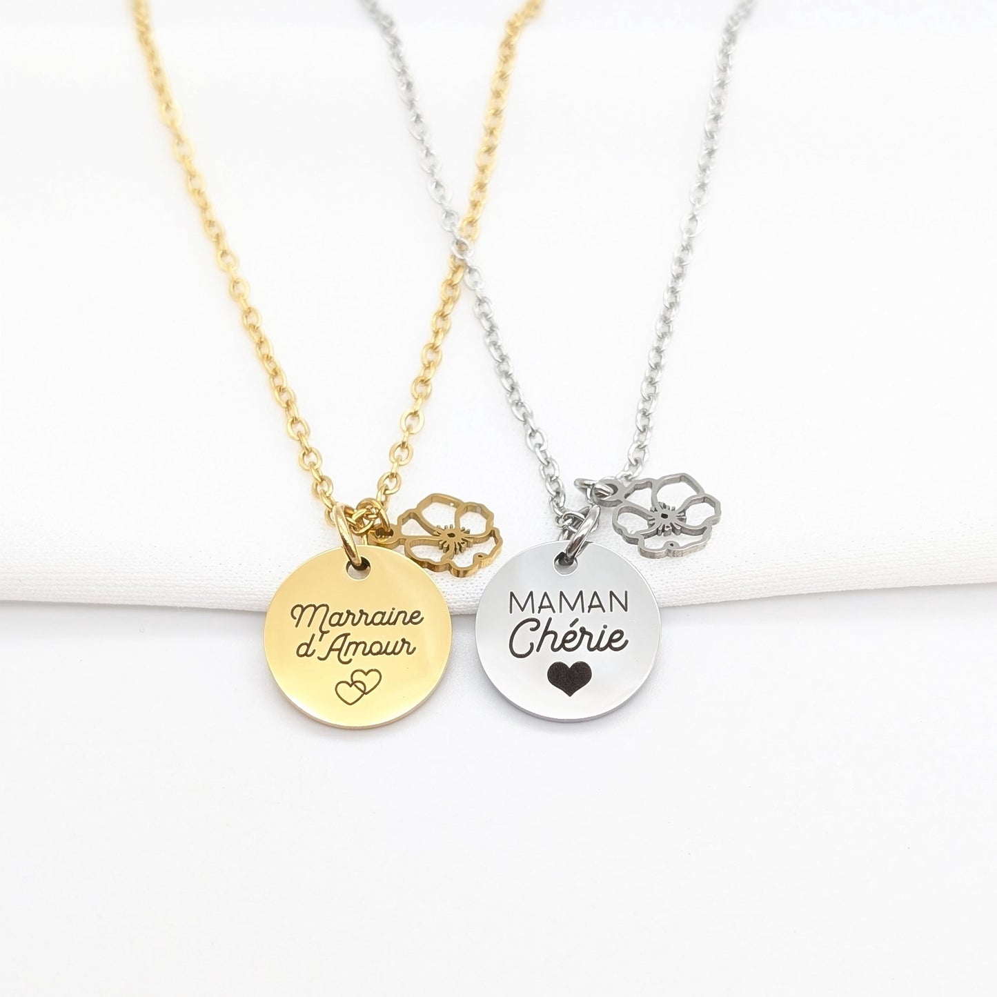 Collier Femme Personnalisé avec médaille à graver et fleur • Cadeau Maman, Marraine, Mamie, Cadeau Naissance, Cadeau Noël pour femme
