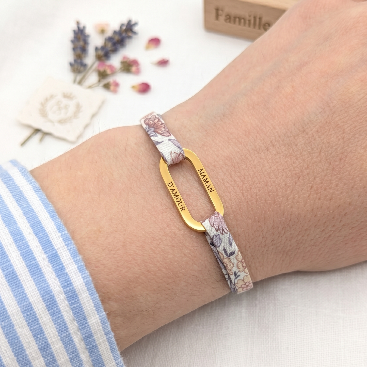 Bracelet personnalisé cordon Liberty et médaille mousqueton
