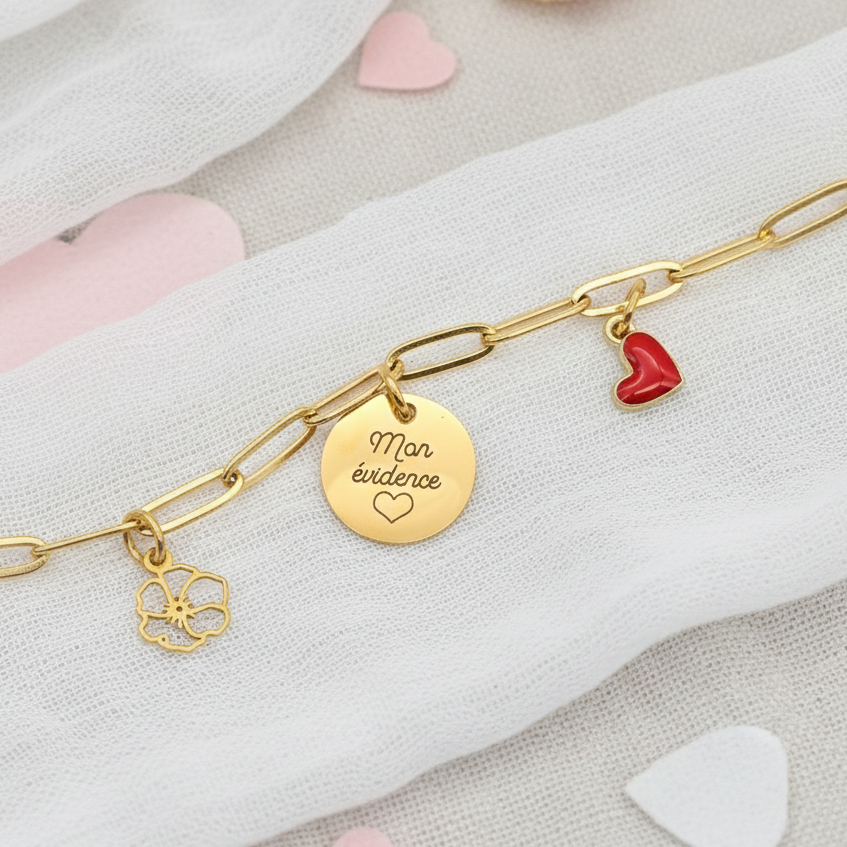 Bracelet personnalisé mailles larges multi-Charms : Médaille Gravée, Cœur Émaillé et Fleur