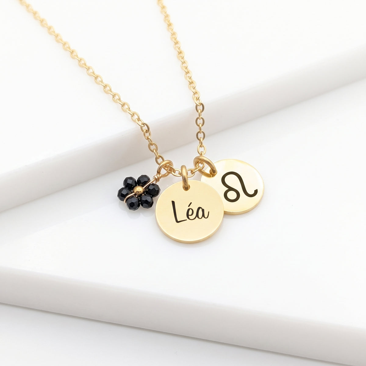 Collier Femme Personnalisé Fleur de Perles & Médaille 15 mm - Cadeau