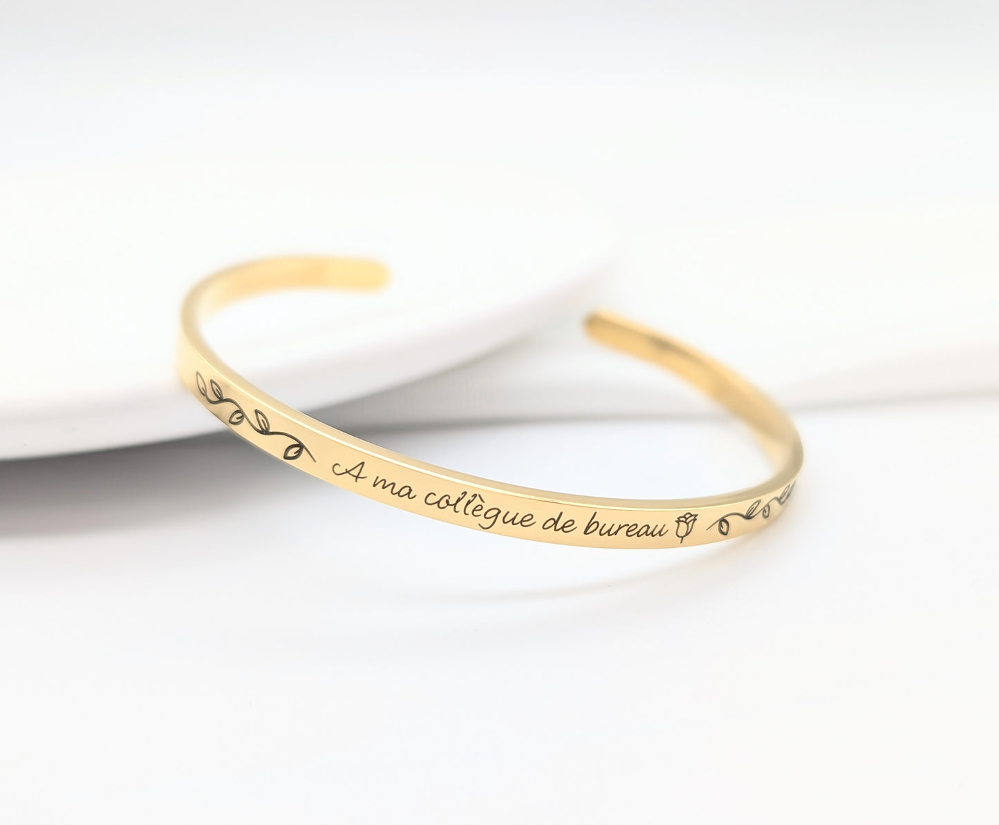 Bracelet jonc personnalisé arabesques florales et gravure