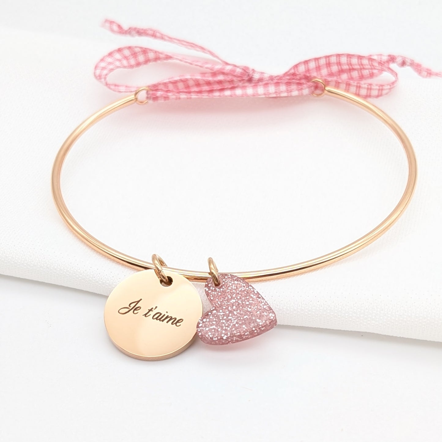 Bracelet personnalisé jonc Saint-valentin avec ruban vichy et cœur paillette
