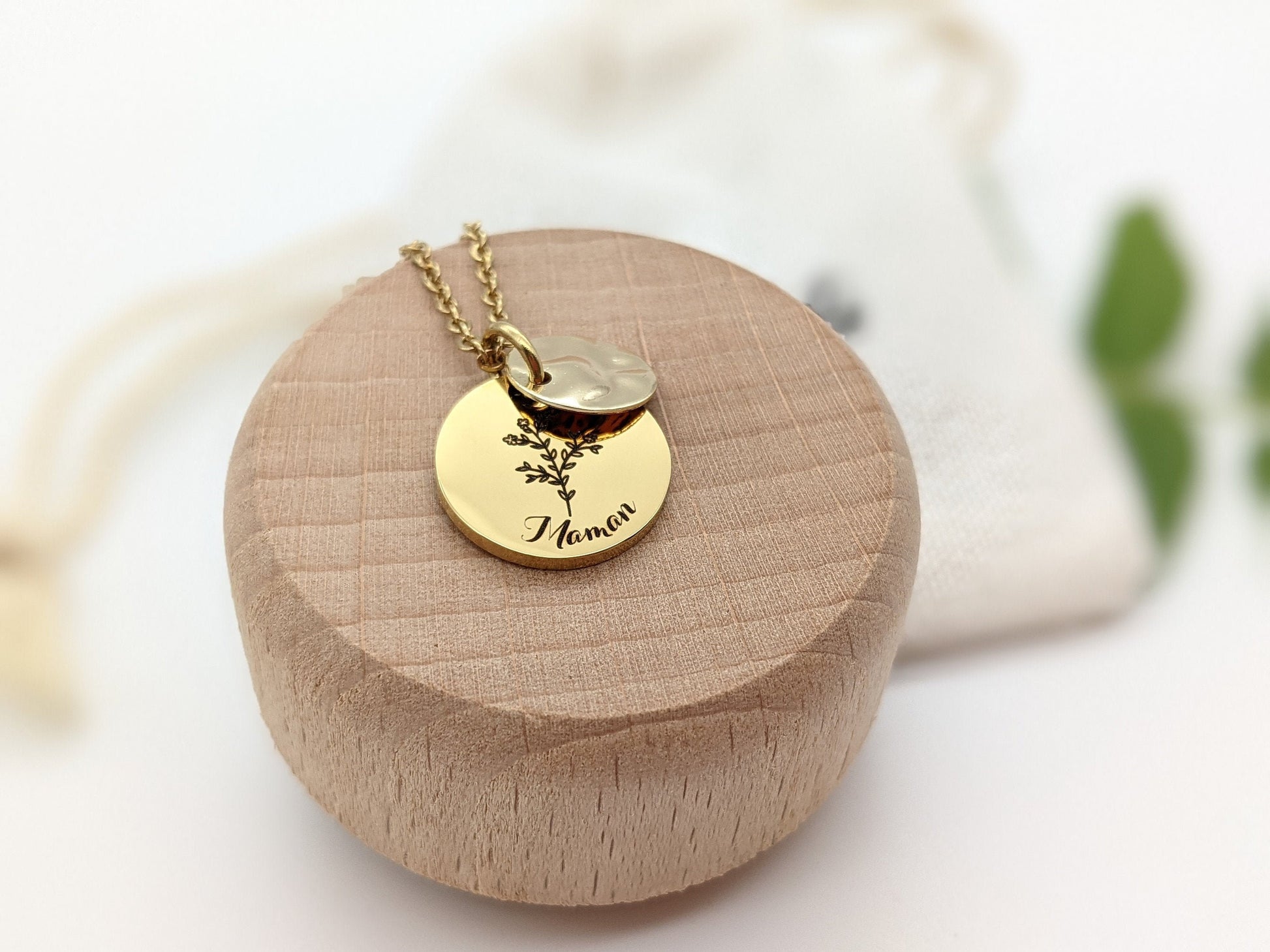 Collier personnalisé fleur de naissance et médaille à graver, Collier pour Maman, Marraine, Cadeau fête des mères, cadeau naissance