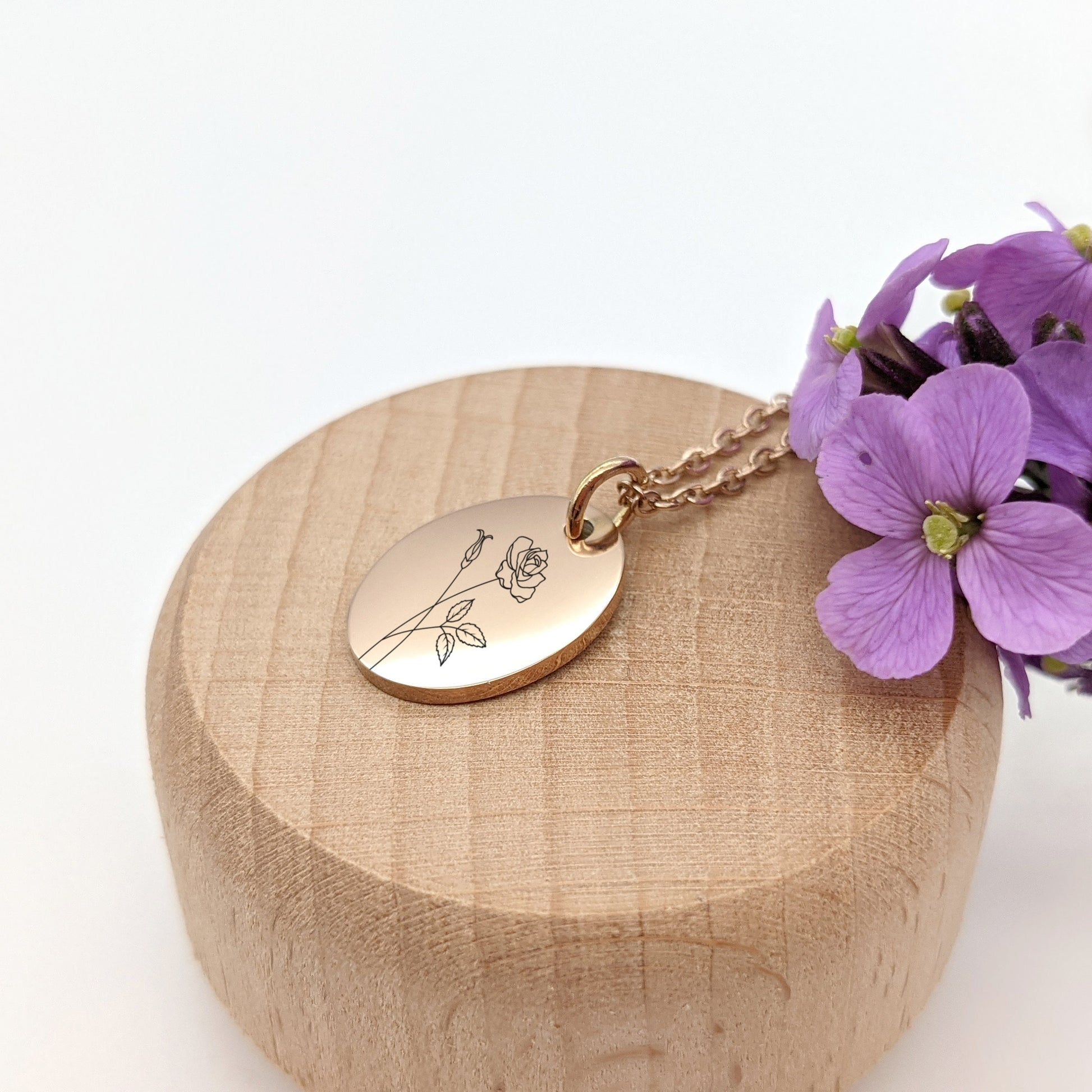 Collier Personnalisé avec Fleur mois de naissance et gravure - Cadeau Fête des mères, Collier pour Maman, Mamie, Marraine, Cadeau naissance,