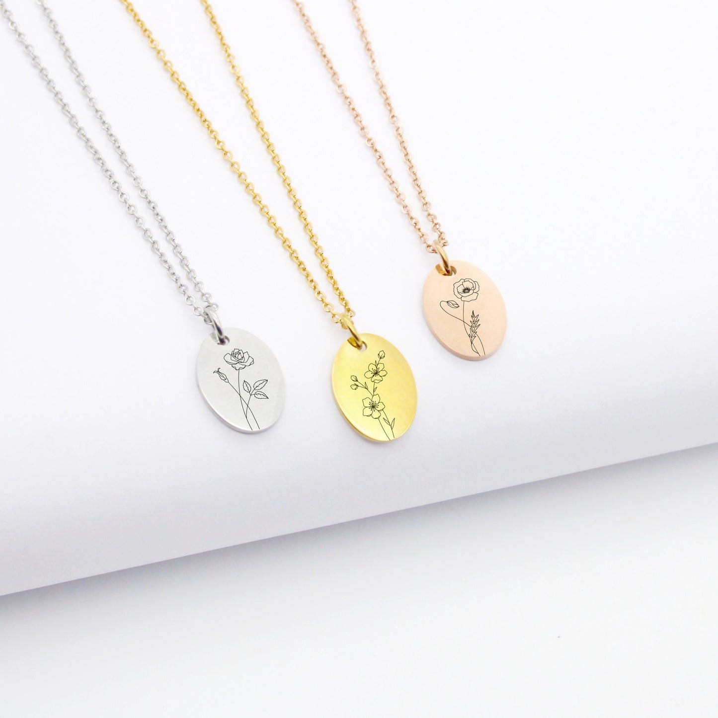 Collier Personnalisé avec Fleur mois de naissance et gravure - Cadeau Fête des mères, Collier pour Maman, Mamie, Marraine, Cadeau naissance,