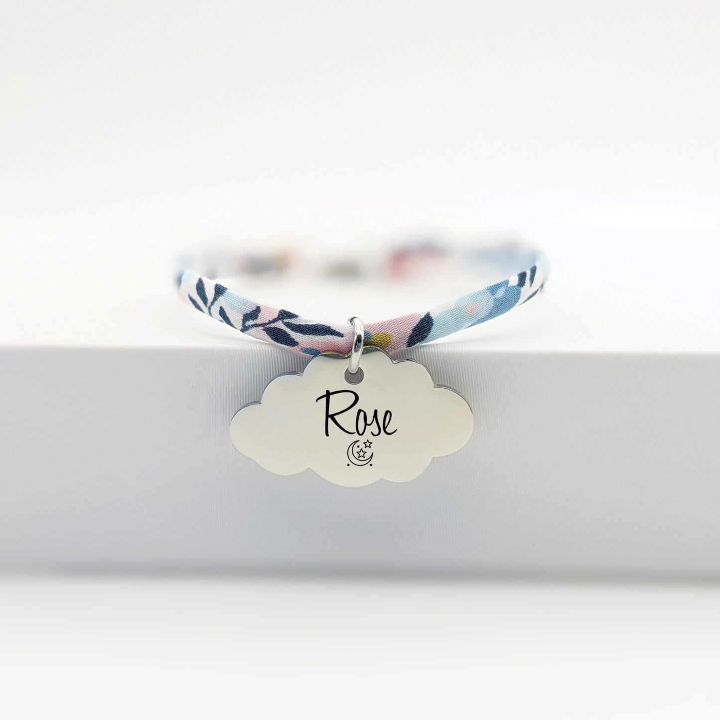 Bracelet enfant personnalisé cordon Liberty, Cadeau Baptême, Cadeau naissance, Bijou petite fille, Bijou personnalisé enfant, Bijou prénom