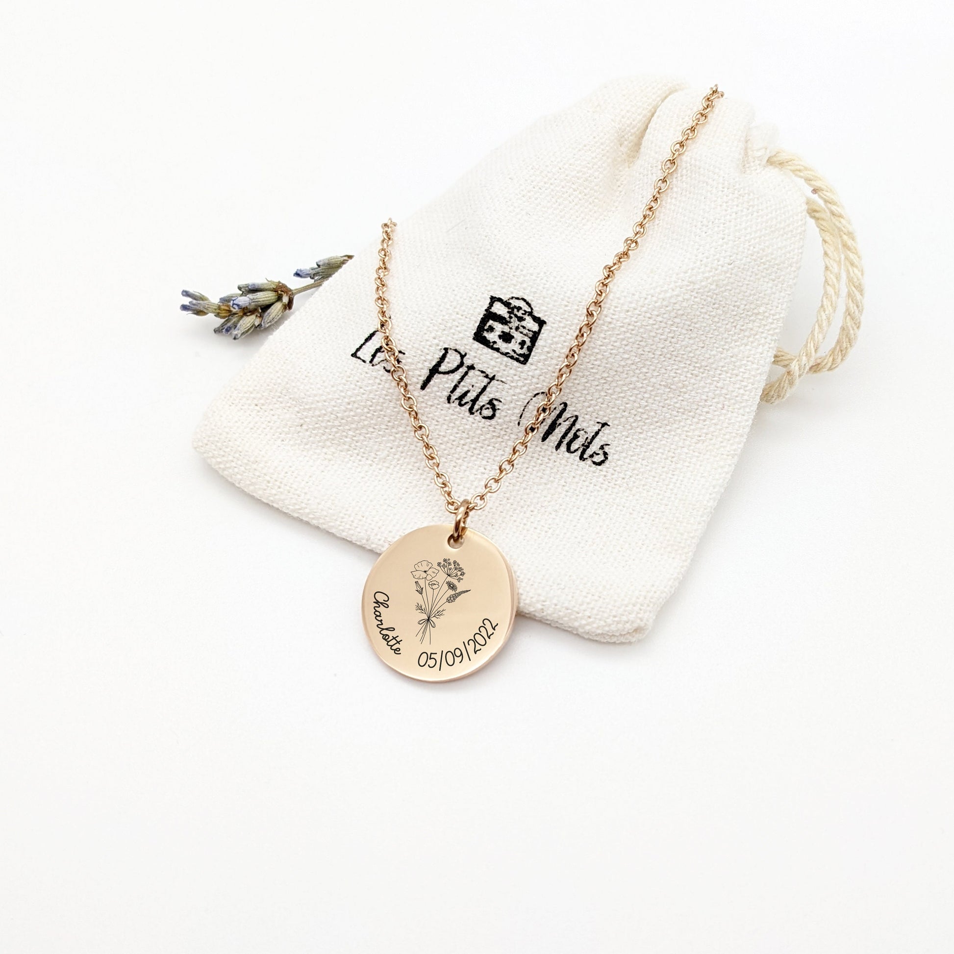 Collier bouquet de fleurs et gravure, Bijou personnalisé, Cadeau fête des mères, Collier pour Maman, Mamie, Cadeau demoiselle honneur