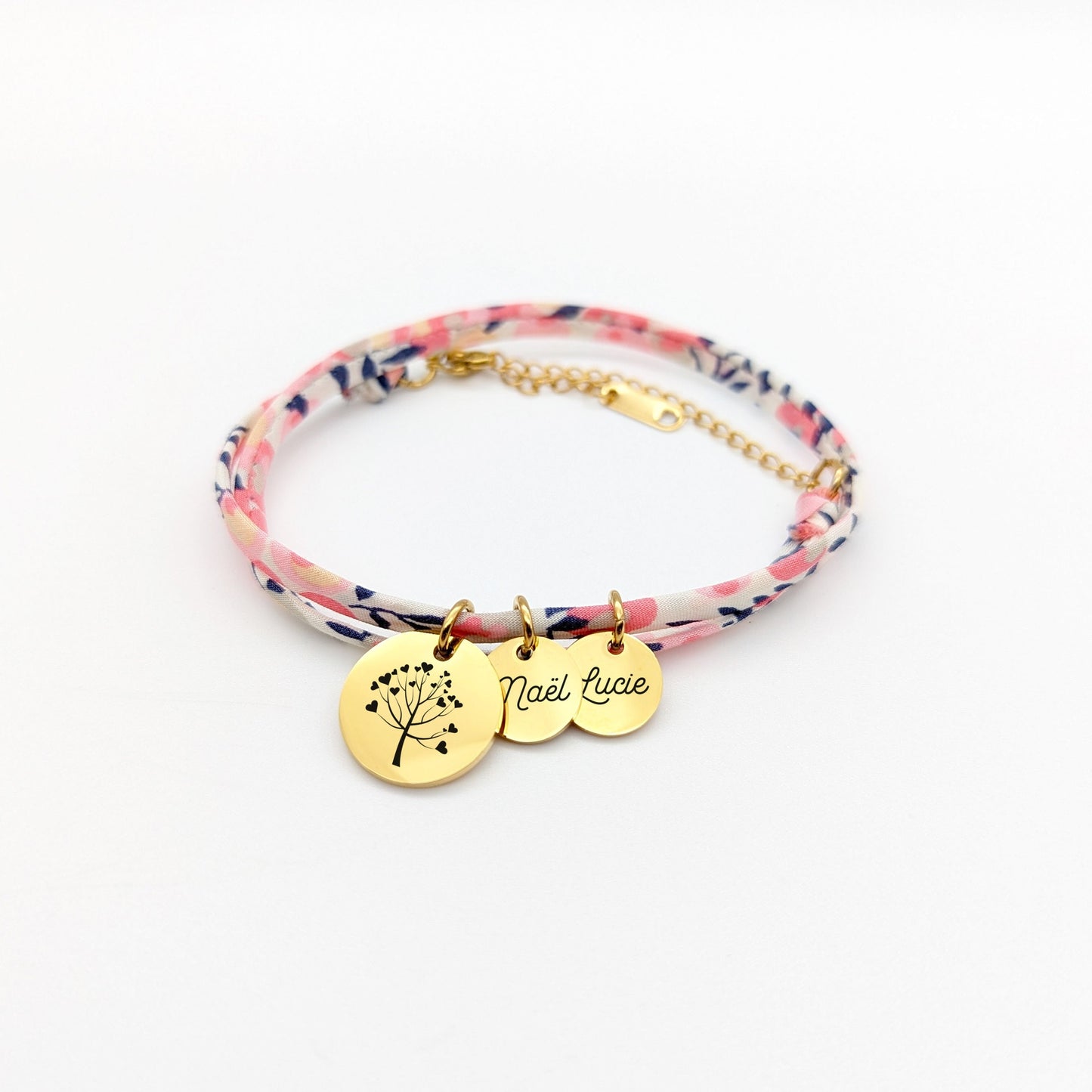 Bracelet personnalisé en cordon liberty. Bracelet avec médailles à personnaliser