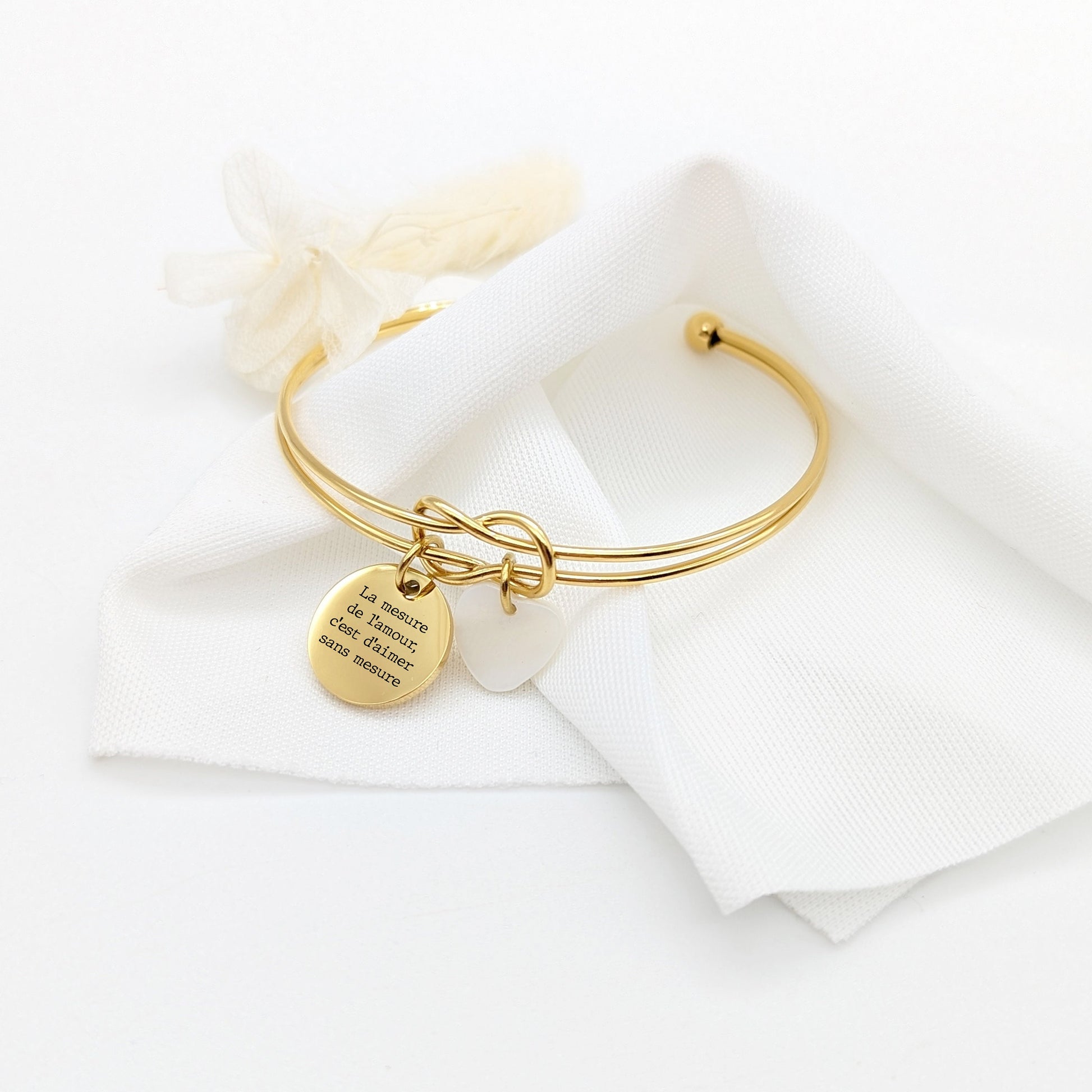 Bracelet jonc nœud avec médaille à graver, Bracelet personnalisé, Bijou Maman, Marraine, Cadeau demoiselle d'honneur, Fête des mères