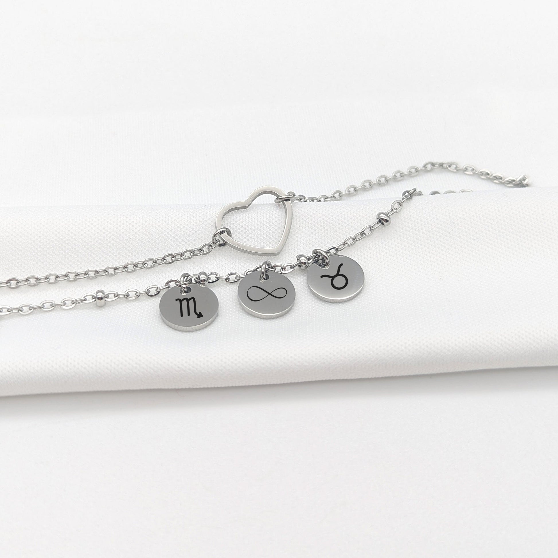 Bracelet personnalisé double chaines cœur et médailles à graver • , Cadeau fête des mères, Cadeau Maman, Cadeau Marraine, Cadeau naissance