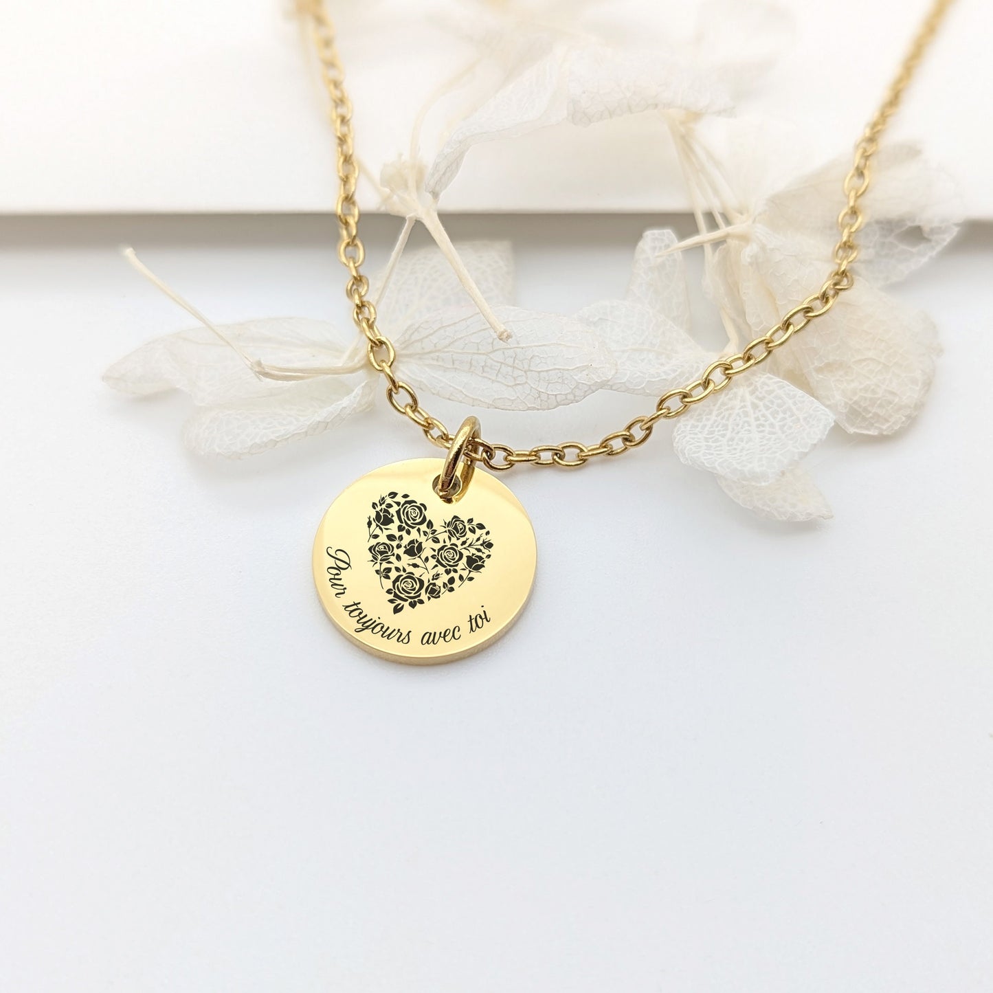 Collier cœur de fleurs et gravure, Collier personnalisé prénom, Cadeau Maman, Collier Mamie, Cadeau fête des mères, Cadeau EVJF personnalisé