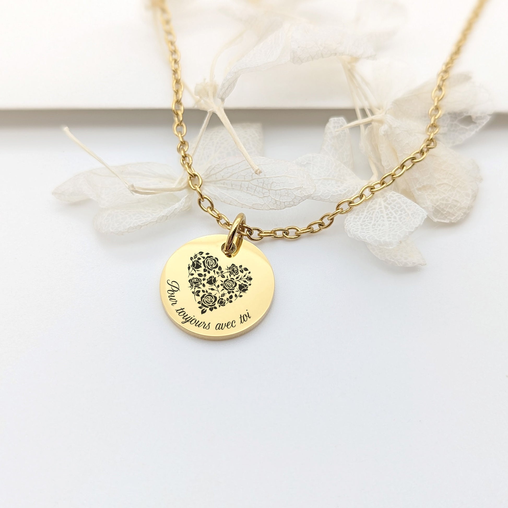 Collier cœur de fleurs et gravure, Collier personnalisé prénom, Cadeau Maman, Collier Mamie, Cadeau fête des mères, Cadeau EVJF personnalisé