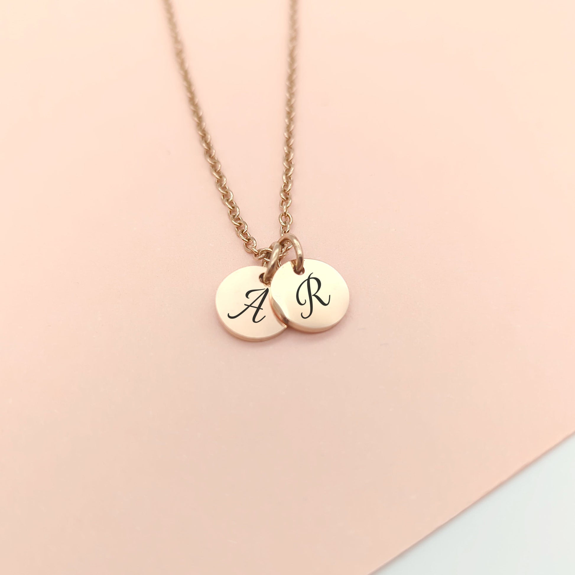 Collier Personnalisable avec initiale, Collier personnalisé femme, Bijou maman, Cadeau Marraine, Cadeau Fête des mères, Cadeau naissance,