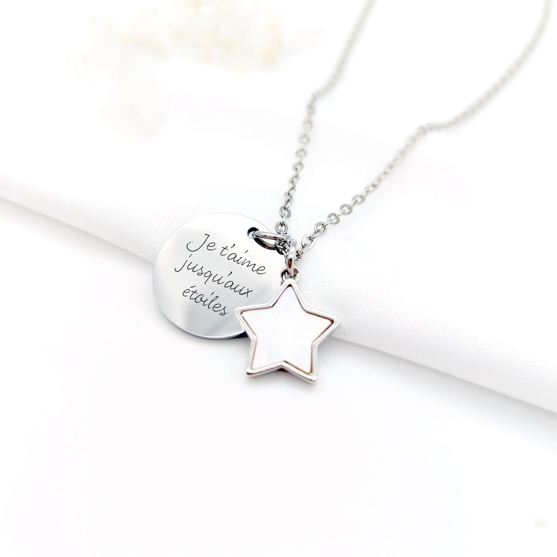 Collier Personnalisé médaille et nacre étoile - Cadeau Maman, Cadeau Marraine, Cadeau naissance, Cadeau fête des mères, Cadeau femme gravé
