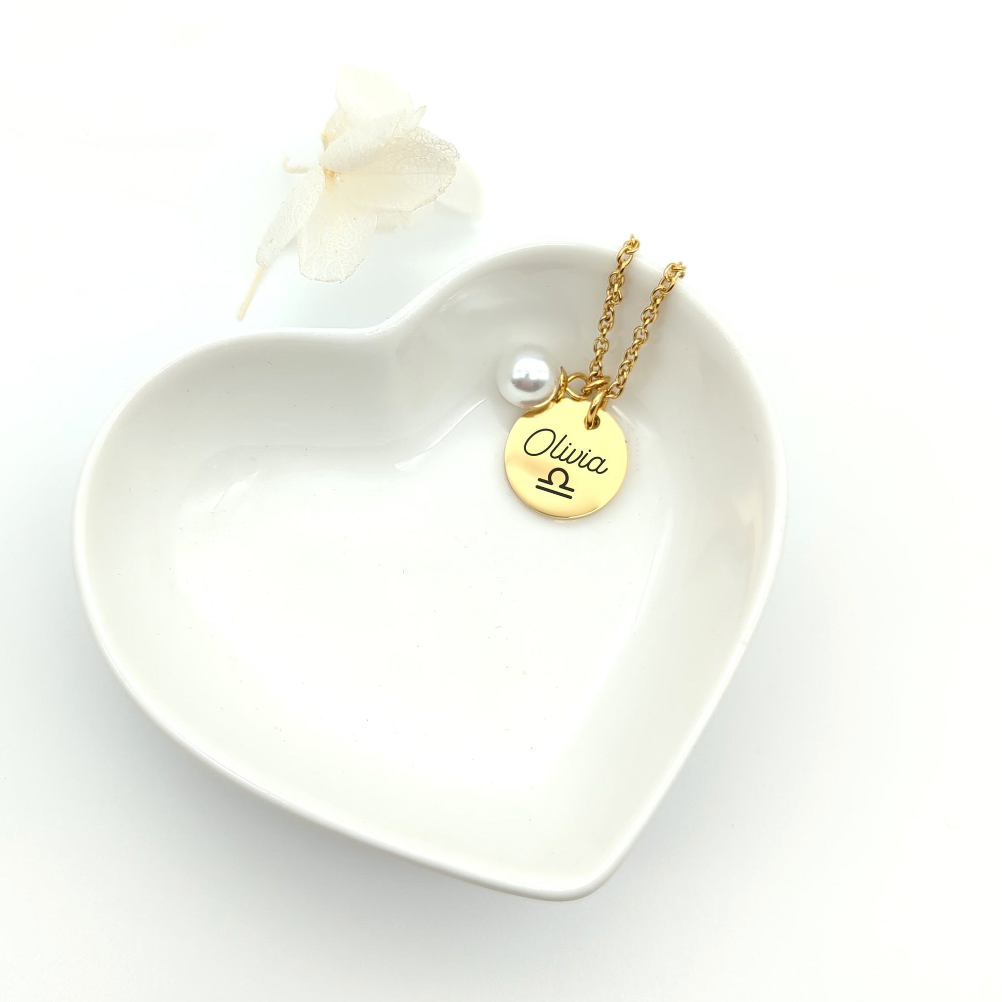 Collier Personnalisé médaille à graver et perle, Cadeau Maman, Marraine, Mamie, Cadeau naissance, Bijou demoiselle d'honneur, Cadeau Baptême