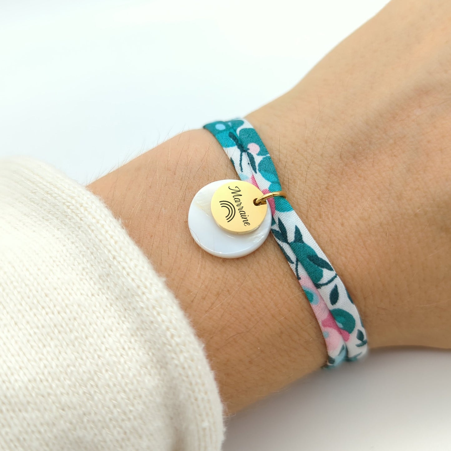 Bracelet personnalisé liberty avec nacre, Bracelet prénom, Cadeau Maman, maîtresse, Marraine, Cadeau naissance, Cadeau demoiselle honneur