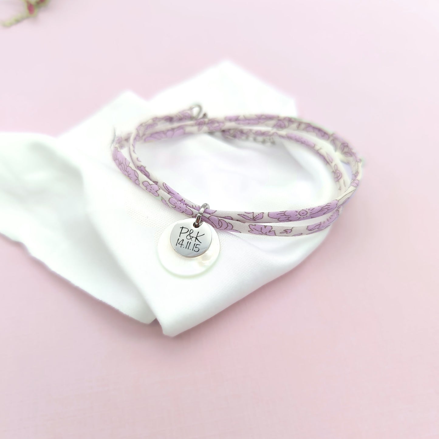 Bracelet personnalisé liberty avec nacre, Bracelet prénom, Cadeau Maman, maîtresse, Marraine, Cadeau naissance, Cadeau demoiselle honneur