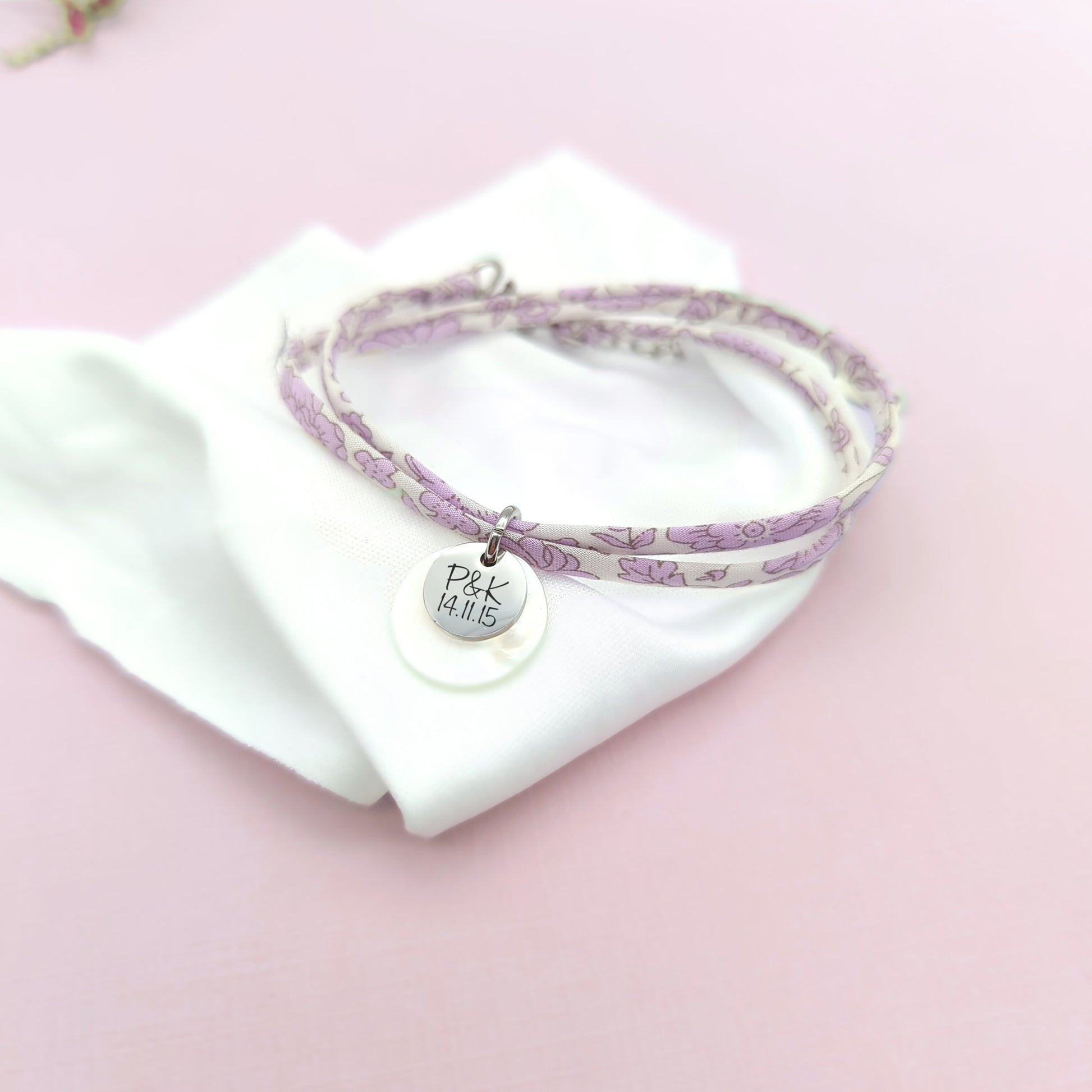 Bracelet personnalisé liberty avec nacre, Bracelet prénom, Cadeau Maman, maîtresse, Marraine, Cadeau naissance, Cadeau demoiselle honneur