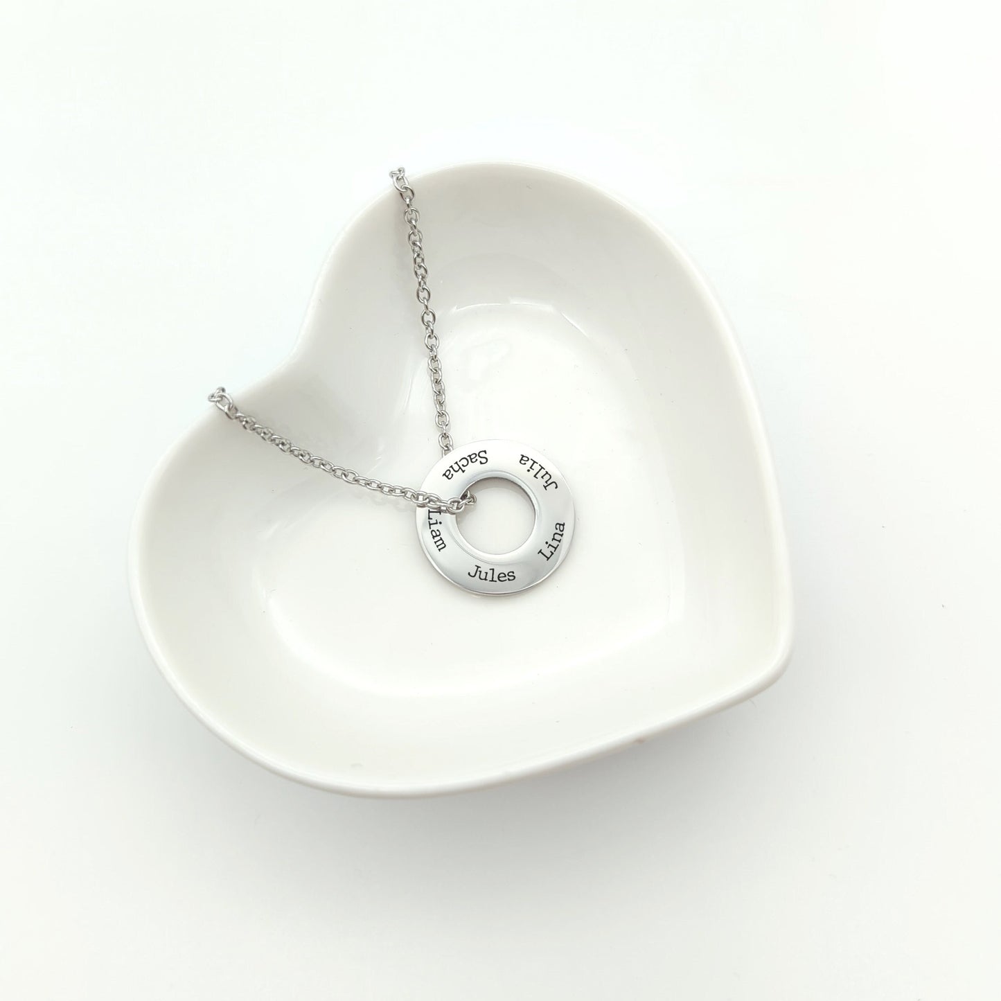 Collier Personnalisé cercle avec gravure prénoms, Cadeau Fête des mères, Bijou pour Maman, Collier Mamie, Marraine, Cadeau naissance