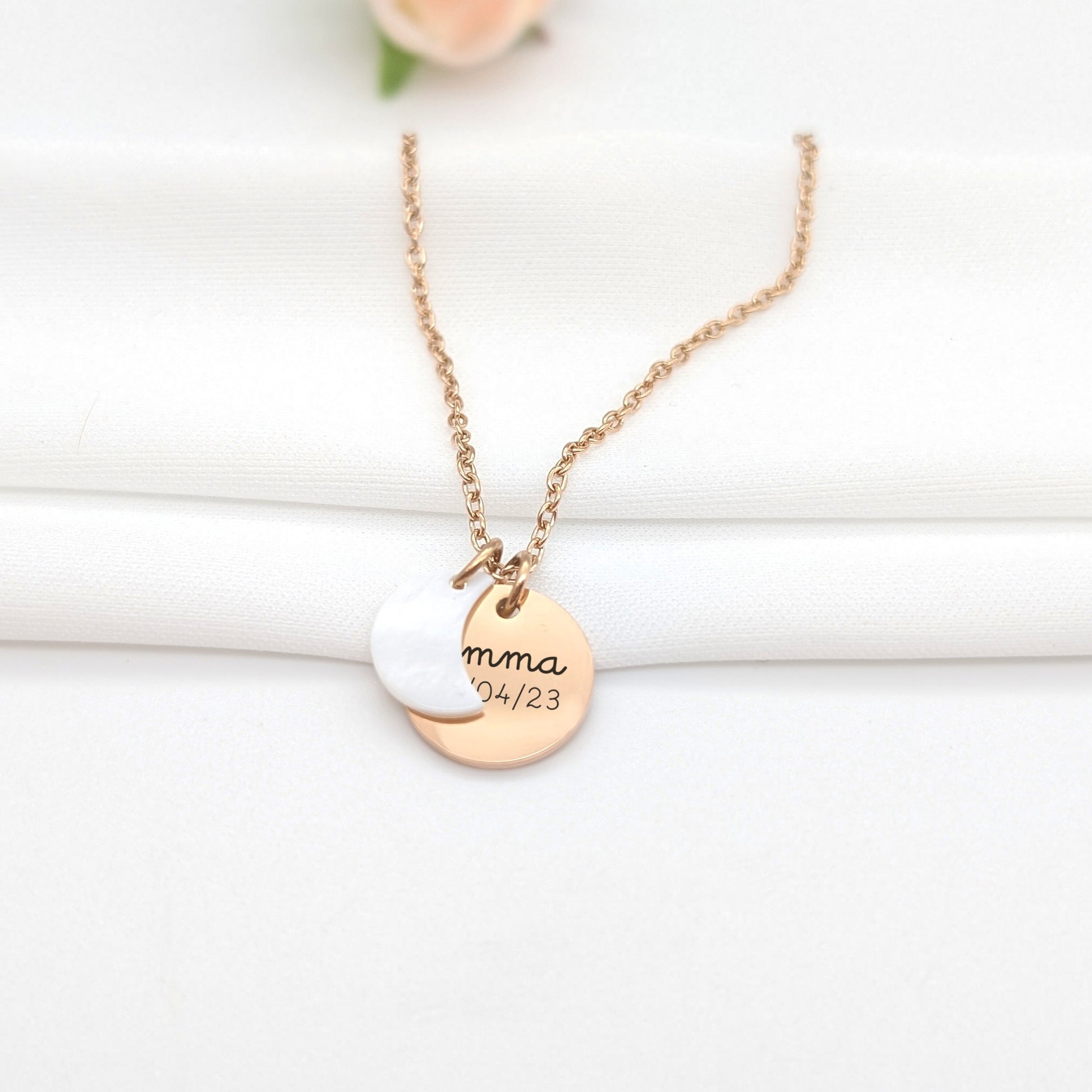 Collier personnalisé avec médaille acier inoxydable et nacre cœur • étoile - Cadeau Maman, Marraine, Cadeau naissance, Cadeau fête des mères
