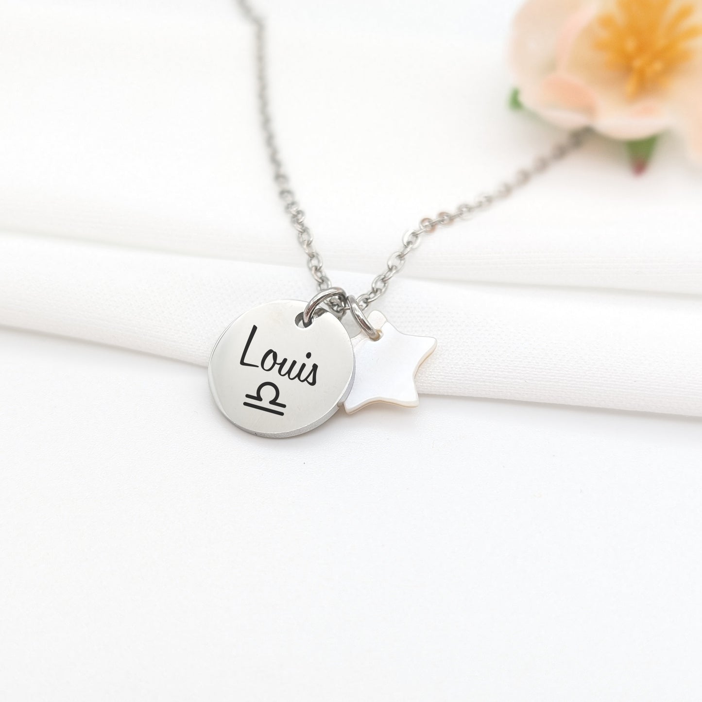 Collier personnalisé avec médaille acier inoxydable et nacre cœur • étoile - Cadeau Maman, Marraine, Cadeau naissance, Cadeau fête des mères
