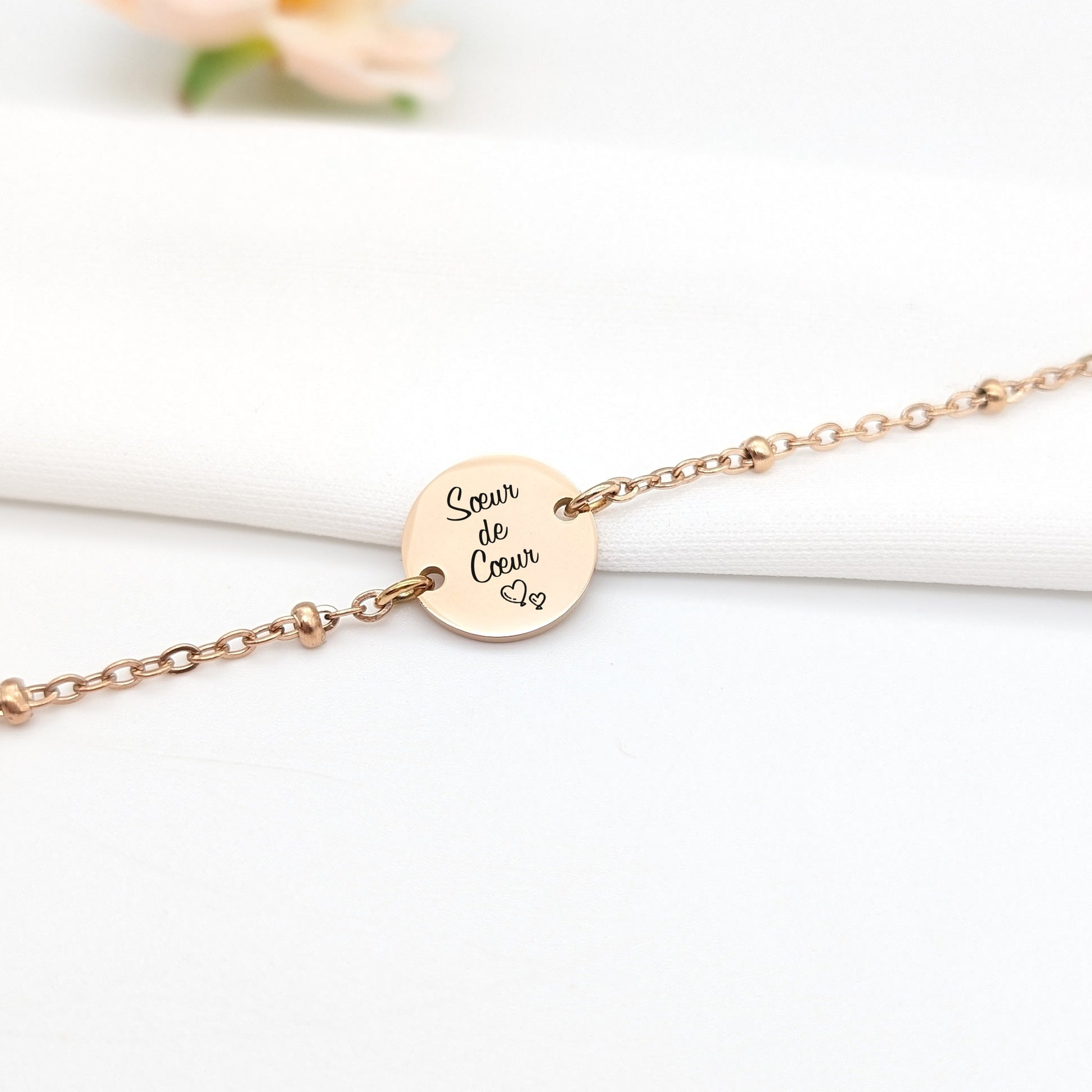 Bracelet personnalisé avec médaille à graver. Bracelet prenom, Cadeau Maman, Marraine, bijou Demoiselle d'honneur, cadeau Fête des mères