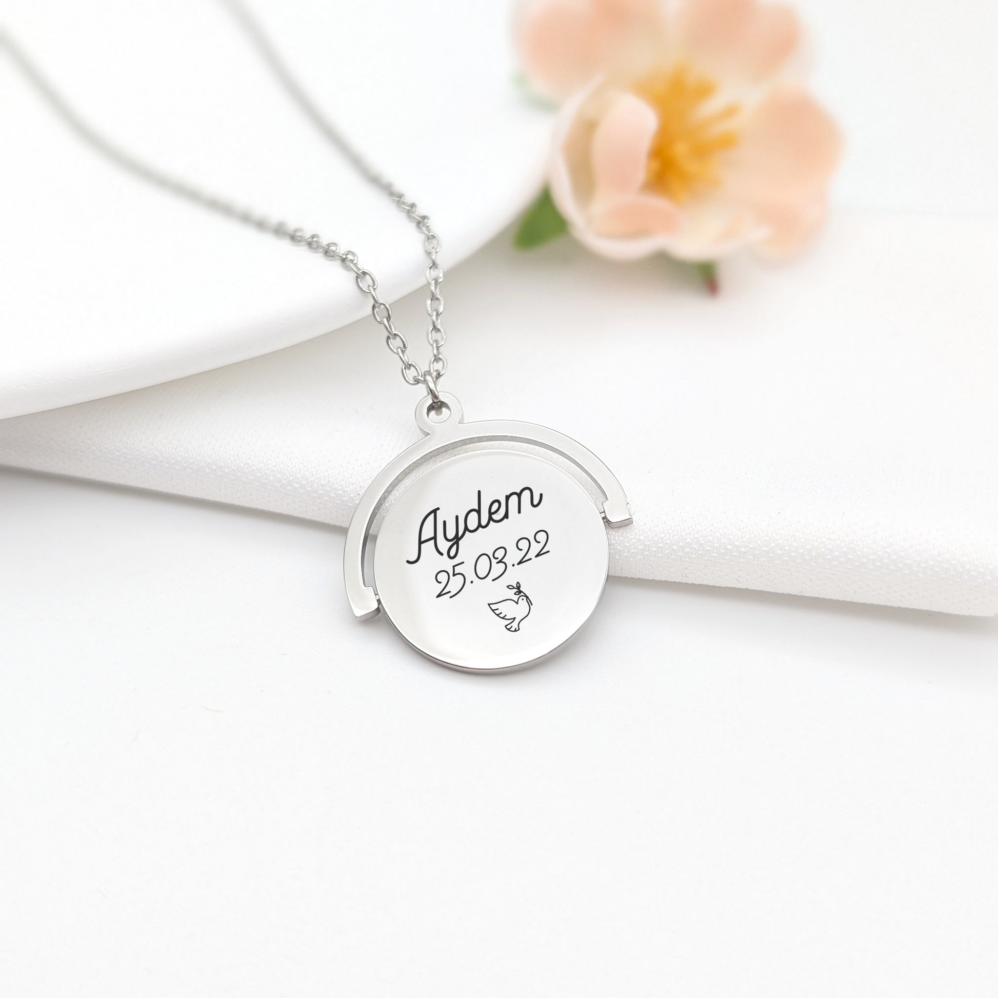 Collier personnalisé balancier et gravure sur mesure, Collier pour maman, marraine, mamie, Cadeau Fêtes des mères, Cadeau naissance