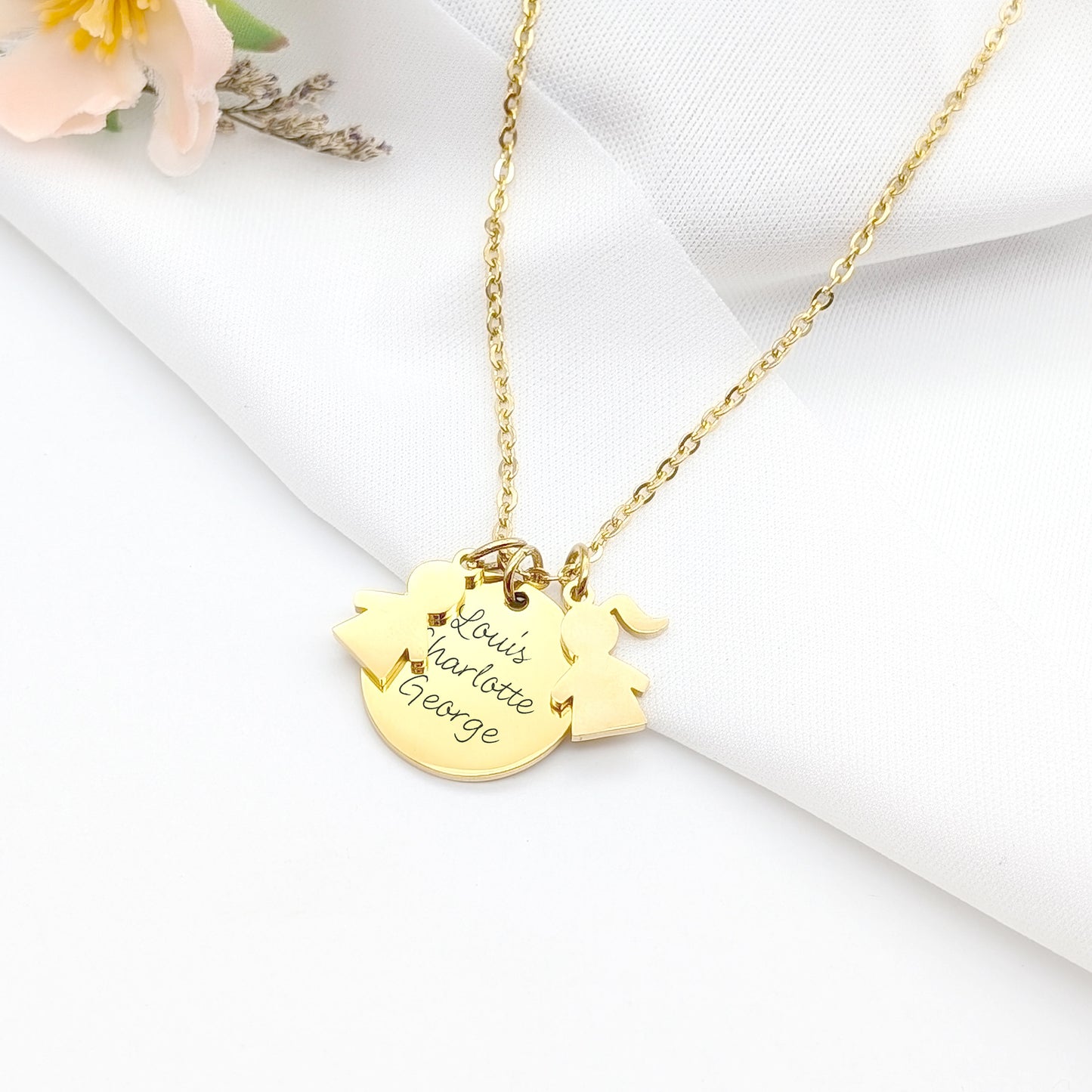 Collier Personnalisé Famille, Collier acier avec médaille gravée et breloque enfant, Cadeau Fête des mères, Bijou maman, Cadeau Naissance