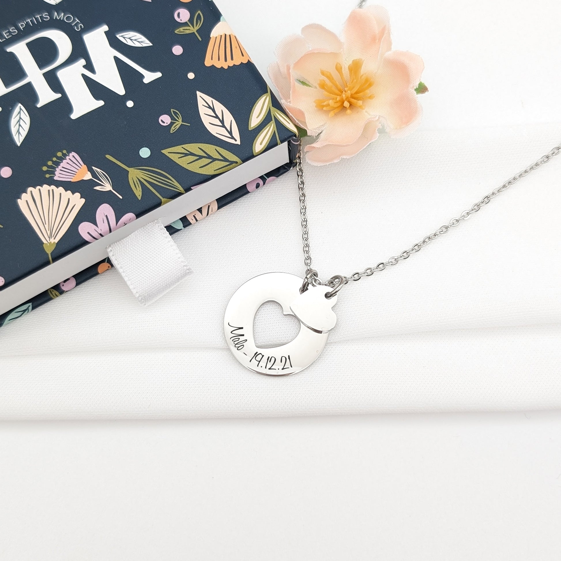 Collier pendentif cœur, Collier personnalisé femme, Bijou pour Maman, Mamie, Bijou Marraine, Cadeau Naissance, Cadeau fête des mères