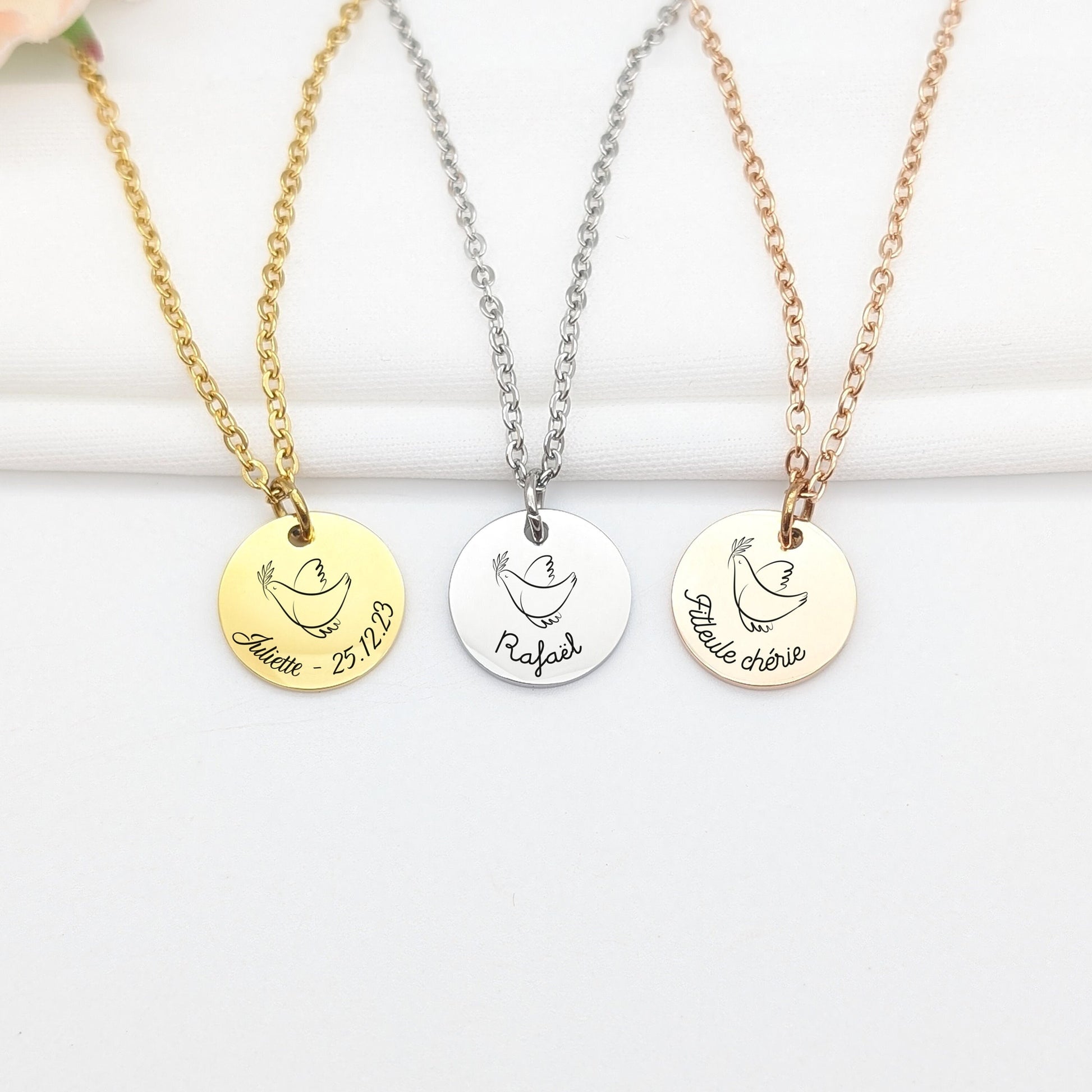 Collier Baptême enfant personnalisé avec colombe, Bijou personnalisé enfant, Cadeau filleule, Bijou prénom, Cadeau naissance, Premier bijou