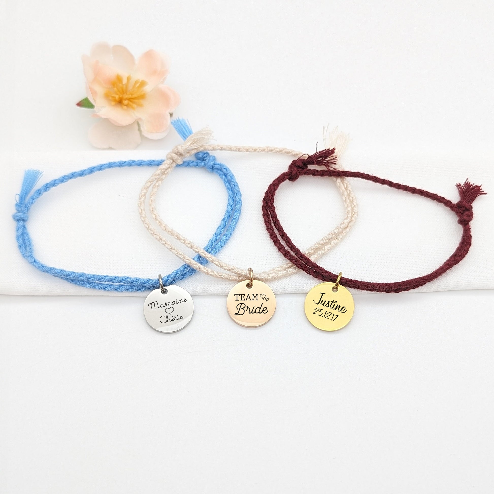 Bracelet personnalisé cordon coton coloré et médailles 15 mm à