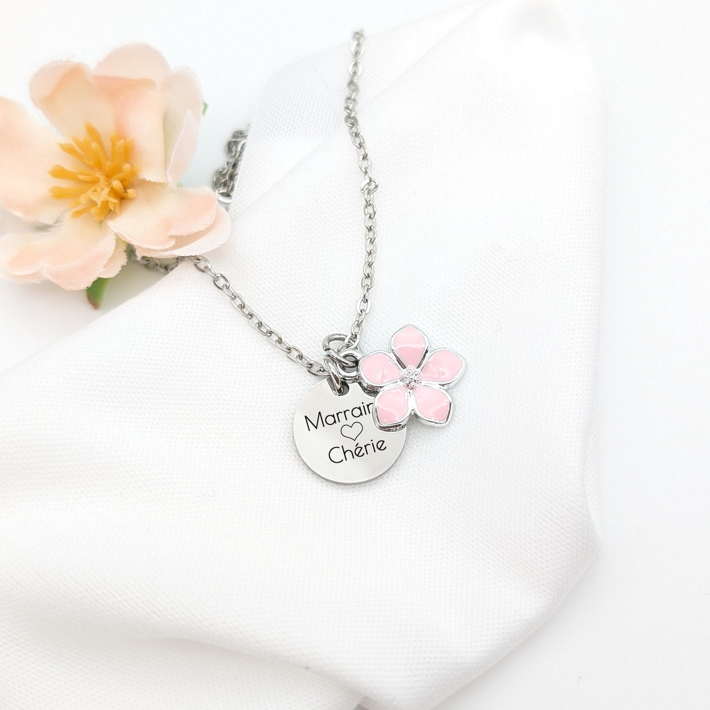 Collier personnalisé acier inoxydable avec fleur émaillée, Cadeau Fête des Mères, Collier Maman, Mamie, Marraine, Cadeau naissance, Nounou