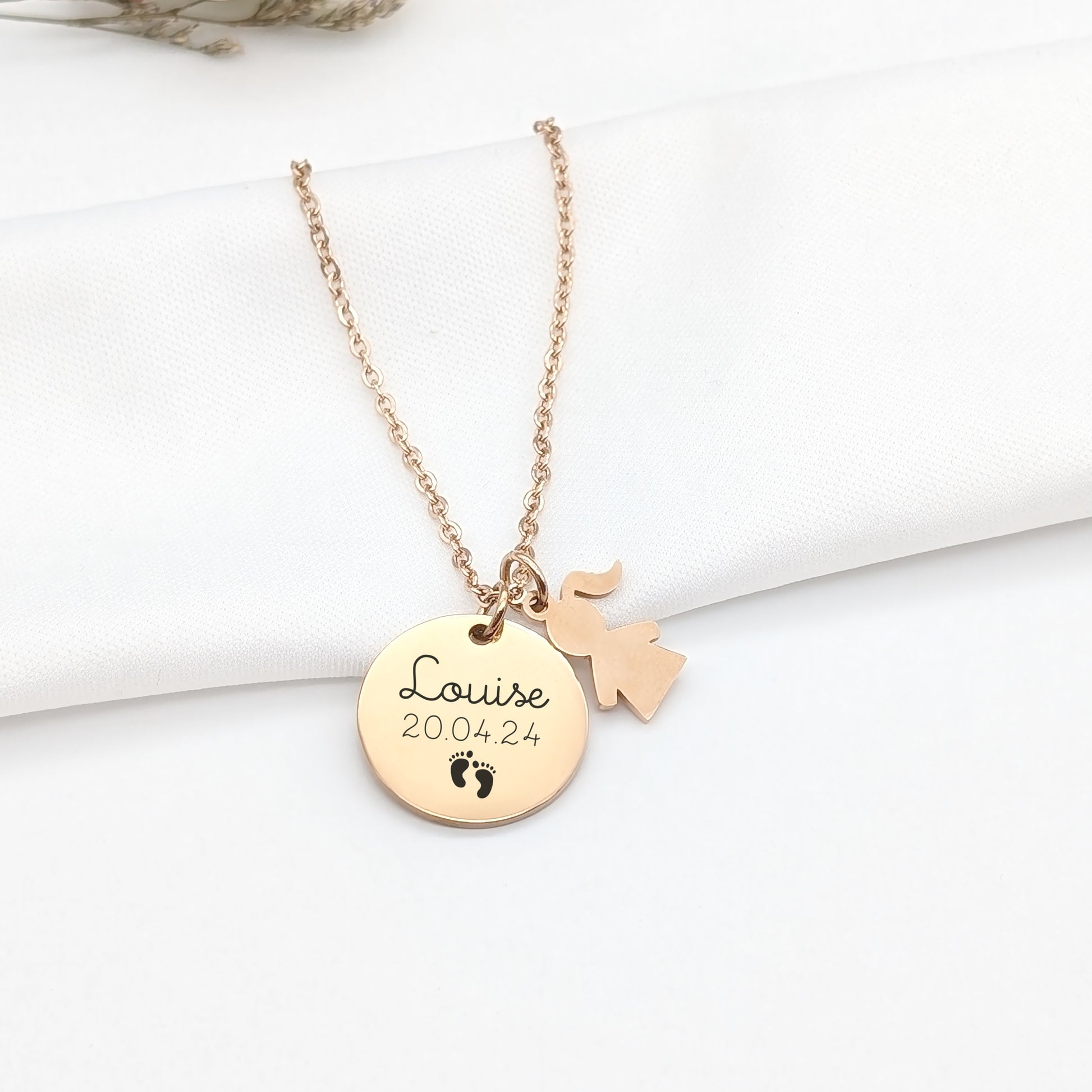 Collier Personnalisable avec médaille gravée et breloque enfant