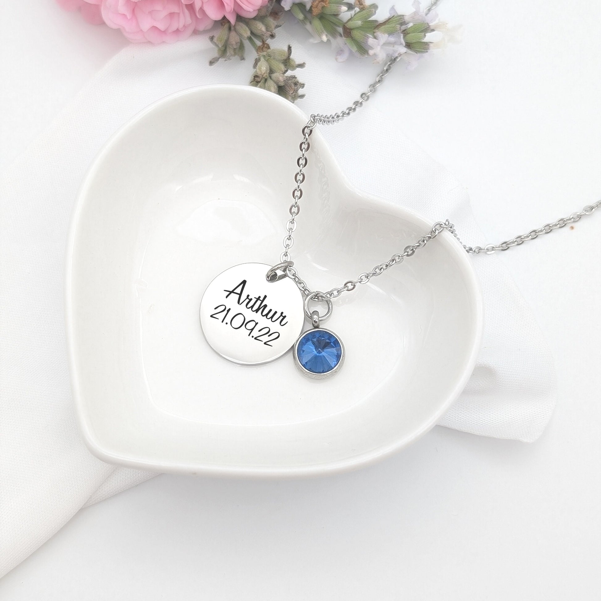 Collier femme personnalisé avec médaille à graver et pierre de naissance, Cadeau unique Femme, Collier prénom, Cadeau noël personnalisé