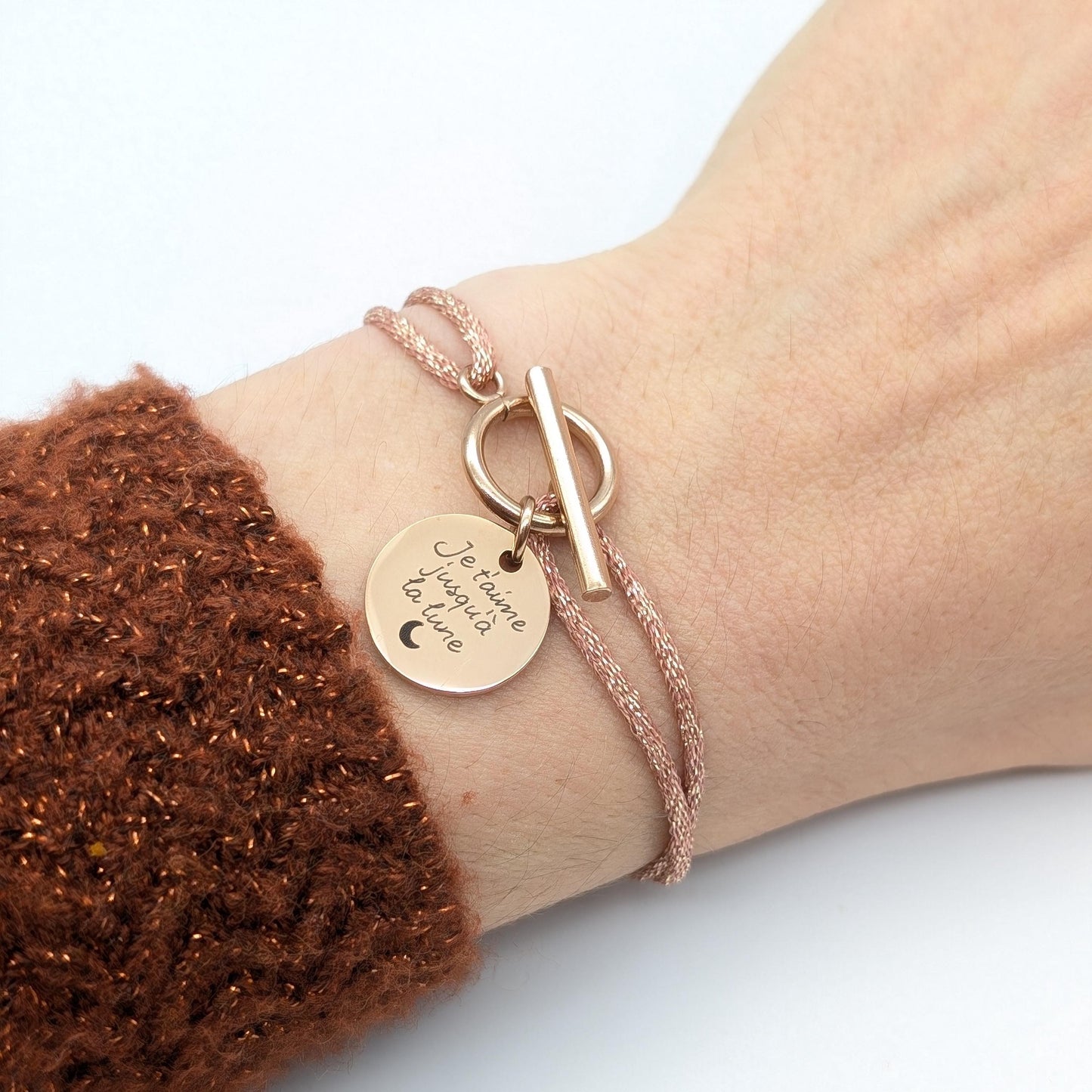 Bracelet personnalisé cordon pailleté fermoir T et médaille gravée, Cadeau Unique Maman, Marraine, Cadeau Noël personnalisé femme