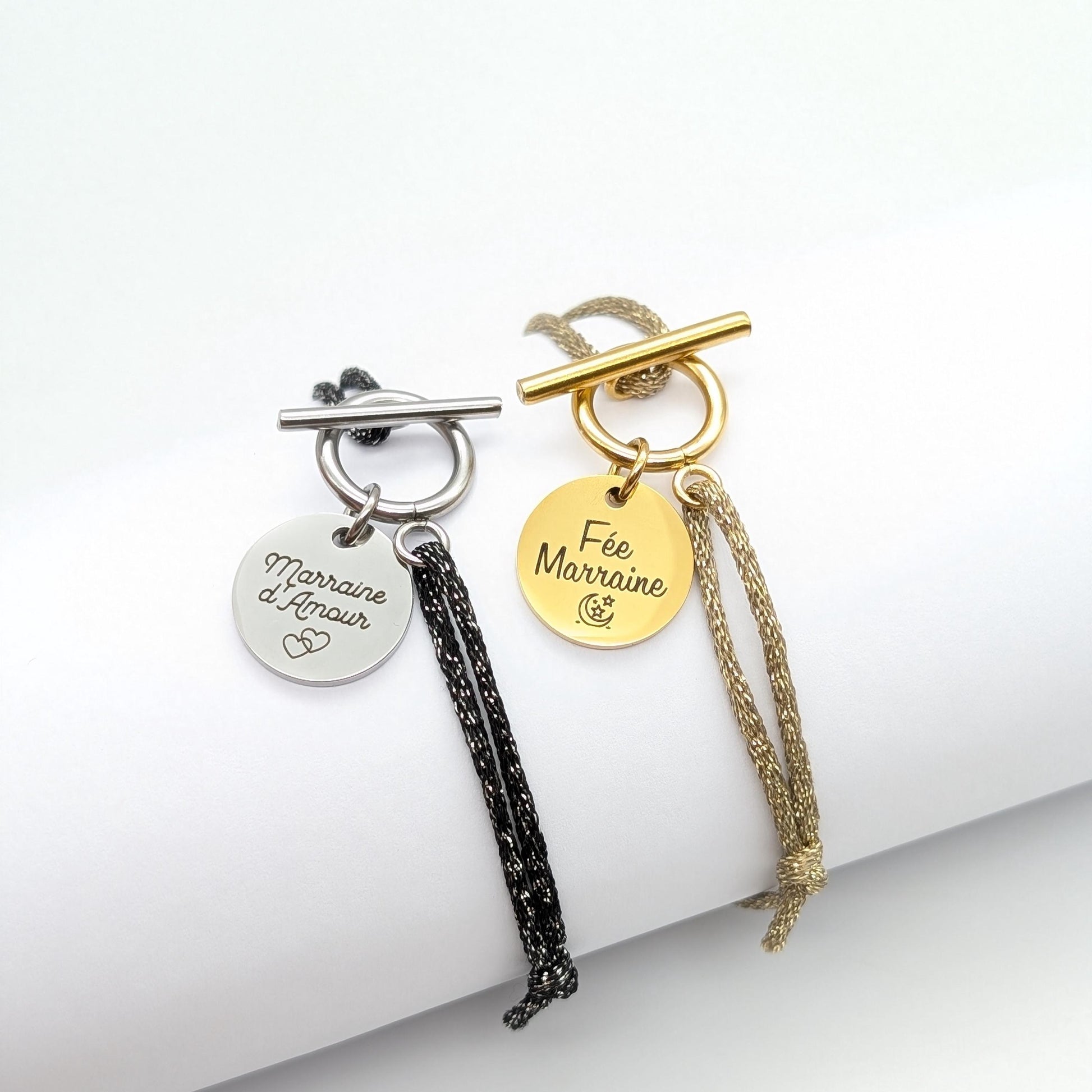 Bracelet personnalisé cordon pailleté fermoir T et médaille gravée, Cadeau Unique Maman, Marraine, Cadeau Noël personnalisé femme