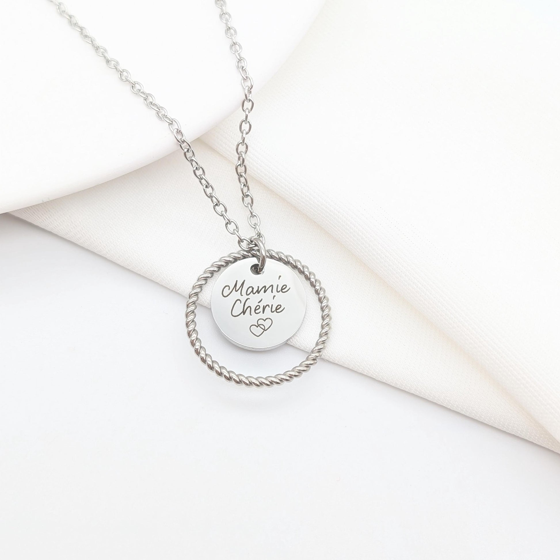 Collier personnalisé acier inoxydable avec médaille gravée 15mm – Cadeau fête des mères, fête des grands-mères, bijou gravé texte au choix