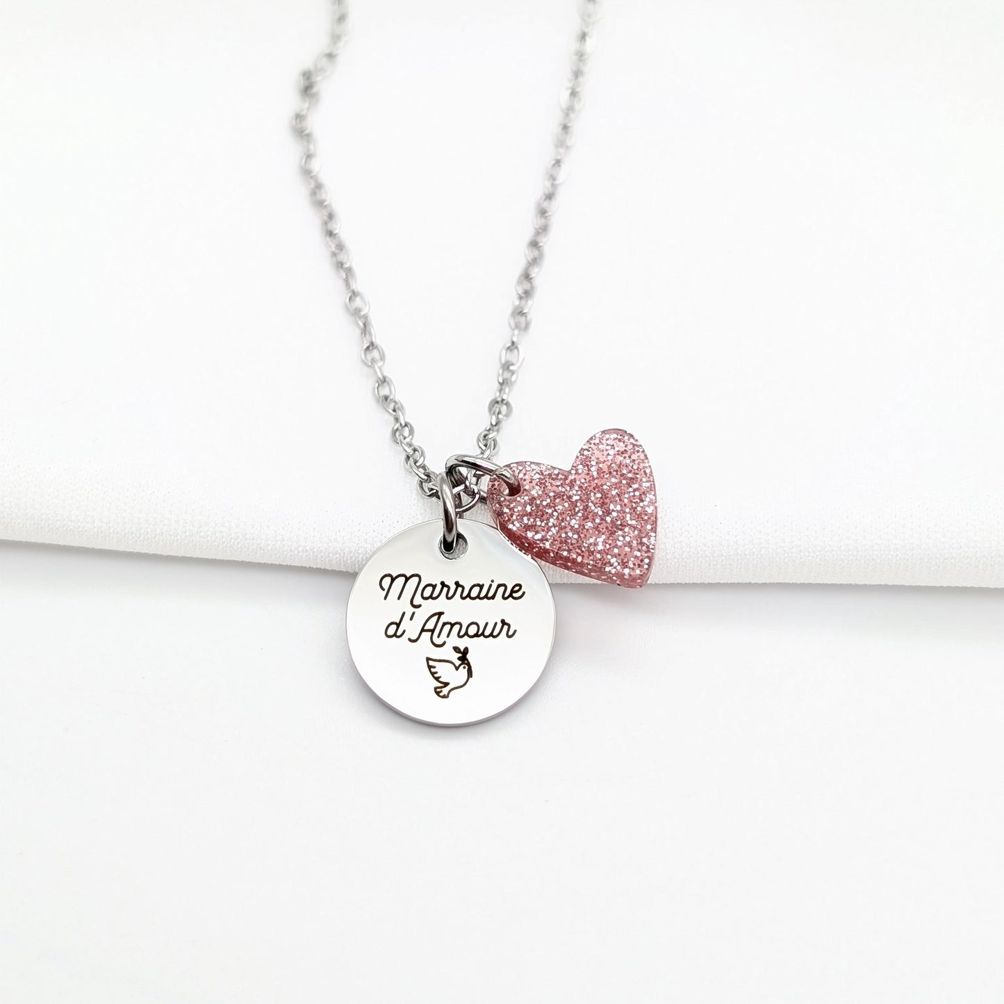 Collier personnalisé médaille gravée & charm cœur pailleté – Cadeau unique Noël, maman, marraine, amie, bijou personnalisé