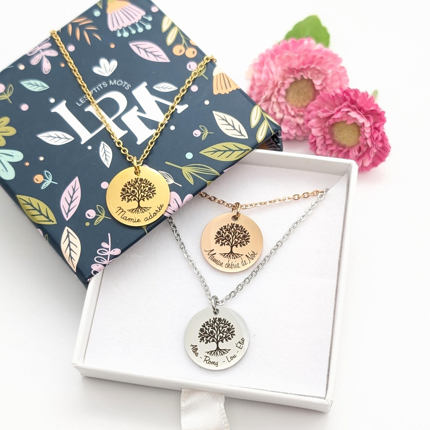 Collier personnalisé arbre de vie en fleurs , Cadeau Noël femme, Collier gravure prénoms, Cadeau Maman, Cadeau Mamie unique